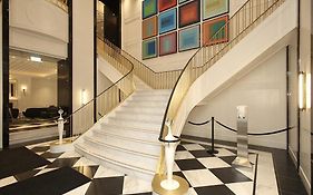 Stylish Downtown Toronto Residential Hotel